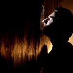 Quantas mãos são necessárias para preservar uma vida em confinamento?