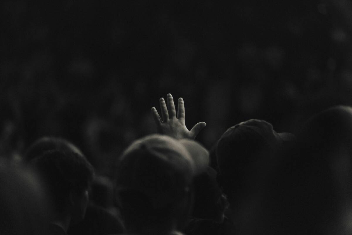 O Direito de Discordar: Por que a Dissidência é o Pulso Vivo da Democracia e do Pensamento Crítico